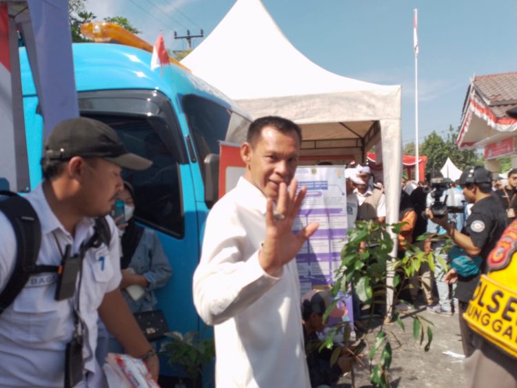 Kunjungan Kerja Bupati Bogor Rudy Susmanto Di Kecamatan Klapanunggal,Yang Diwakili Wakil Bupati H.Ade Ruhandi (Ade Jaro). (Foto. Dok: RH/Mitrapolri.com)