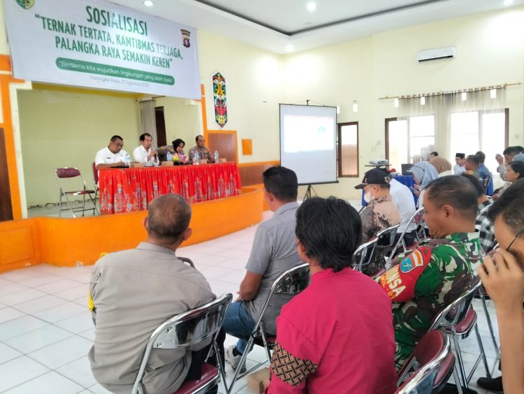 Anggota Kodim 1016/Plk menghadiri kegiatan tersebut bertempat di Aula Kecamatan Pahandut, kota Palangka Raya, kamis (28/08/2025).
