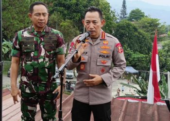 Kapolri Jenderal Pol. Listyo Sigit Prabowo bersama Panglima TNI