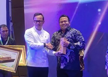 Penghargaan yang diinisiasi oleh Koalisi Masyarakat Sipil untuk Pendanaan Ekologis (KMP-SE) tersebut, diterima Wali Kota Sabang Zulkifli H. Adam dalam Konferensi Nasional Pendanaan Ekologis VI Tahun 2025, di Hotel Aryaduta, Menteng, Jakarta Pusat, Selasa 5 agustus 2025.