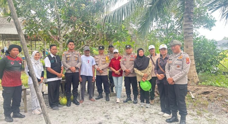Polsek Bukit Batu Polresta Palangka Rayamelaksanakan kegiatan tanam jagung kuartal 3 bersama masyarakat di Kelurahan Marang, Kecamatan Bukit Batu, Rabu (20/8/2025).