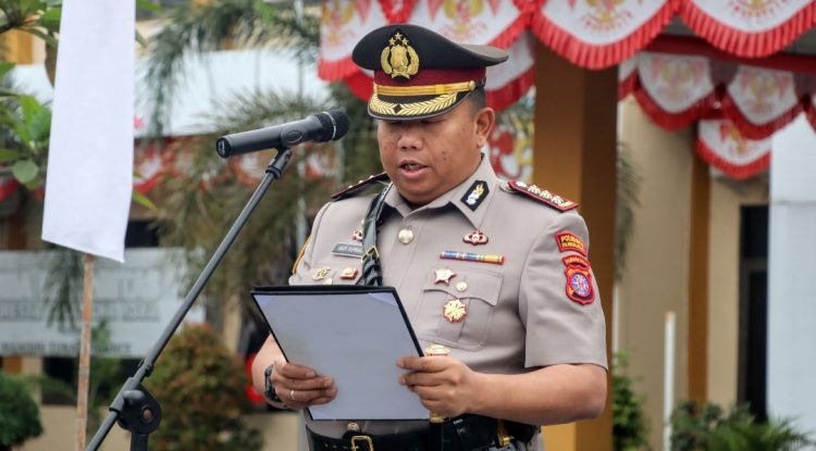Upacara dipimpin langsung oleh Kapolresta, Kombes Pol. Dedy Supriadi, S.I.K., M.H. selaku Inspektur Upacara dan dihadiri oleh Wakapolresta, para Pejabat Utama (PJU), Kapolsek jajaran, Perwira beserta personel Bintara dan PNS Polri.