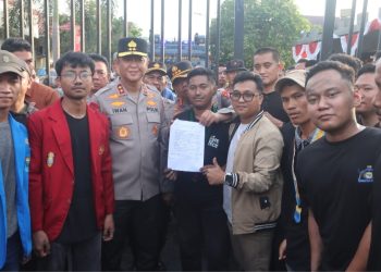 Polda Kalimantan Tengah (Kalteng) menggelar pengamanan terhadap aksi unjuk rasa dari sejumlah elemen Mahasiswa yang tergabung dalam Organisasi Cipayung Plus, di depan Kantor Mapolda setempat, Jl. Tjilik Riwut Km.1, Kota Palangka Raya, Sabtu (30/8/2025).