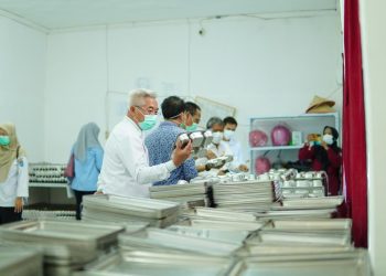 Pemerintah Kabupaten Ogan Komering Ilir (OKI) bertindak cepat dan sigap dalam menangani sejumlah siswa SD dan SMP di Kecamatan Pedamaran yang mengalami gangguan kesehatan setelah mengkonsumsi makanan dari program MBG. Pada Selasa, (2/9/25).