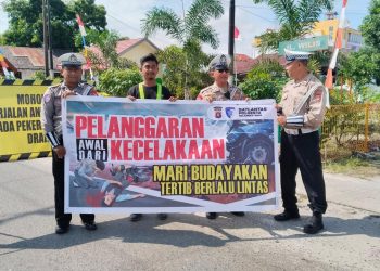 Satlantas Polresta Palangka Raya terus mengintensifkan kegiatan pendidikan masyarakat (Dikmas) lalu lintas dengan menyasar pengguna jalan di kawasan Jl. Kini Baku, Kota Palangka Raya, Kamis (4/9/2025).