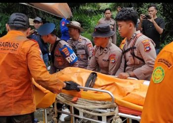 Proses Disaster Victim Identification (DVI) atau identifikasi terhadap 8 korban kecelakaan helikopter BK117 D3 yang jatuh di kawasan Pegunungan Meratus, Kecamatan Mantewe, Kabupaten Tanah Bumbu.