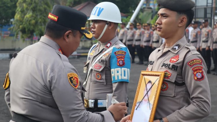 Upacara PTDH digelar pada lapangan Mapolresta Palangka Raya, Jalan Tjilik Riwut Km. 3,5, Kota Palangka Raya, Kalimantan Tengah, yang dipimpin langsung oleh Kapolresta, Kombes Pol. Dedy Supriadi, S.I.K., M.H., Senin (8/9/2025) pagi.