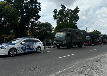 Personel gabungan Polri dan TNI melaksanakan patroli dalam rangka Operasi Aman Nusa I di wilayah Kota Palangka Raya. Kegiatan ini dipimpin langsung oleh Kasatgas Kamseltibcarlantas, Iptu Imam Isnaini, Senin (8/9/25).