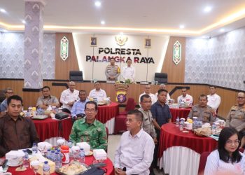 Kegiatan tersebut berlangsung di Rupatama Endra Dharmalaksana Polresta Palangka Raya dengan mengusung tema “Mewujudkan Digital Leadership dan Kolaborasi Guna Menegakkan Supremasi Hukum”.