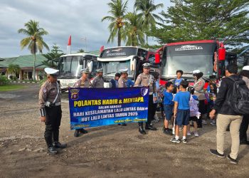 Kegiatan tersebut berlangsung saat proses penjemputan pelajar di Hotel Dandang Tingang.