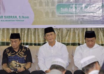 Kapolda Kalimantan Tengah (Kalteng), Irjen Pol Iwan Kurniawan, S.IK., M.Si. menghadiri secara langsung Peringatan Maulid Nabi Besar Muhammad S.A.W yang digelar oleh Pemerintah Provinsi (Pemprov) Kalteng di Masjid Raya Darussalam, Kompleks Islamic Center Jalan G. Obos, Palangka Raya. pada Kamis (11/9/25) kemarin.