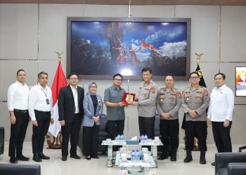 Kapolda Kalimantan Tengah (Kalteng), Irjen Pol Iwan Kurniawan, S.IK., M.Si. menerima kunjungan audiensi dari Bank Rakyat Indonesia (BRI) Regional Kalimantan, di Lobi Mapolda setempat, Senin (15/9/2025).
