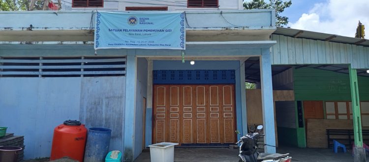 Dapur yang dikelola Yayasan Insan Mandiri Berkemajuan di Jalan Pancasila, Pasar Bukit Sion, Desa Onolimbu, Kecamatan Lahomi, mendadak tidak beroperasi. Senin (15/09/2025).