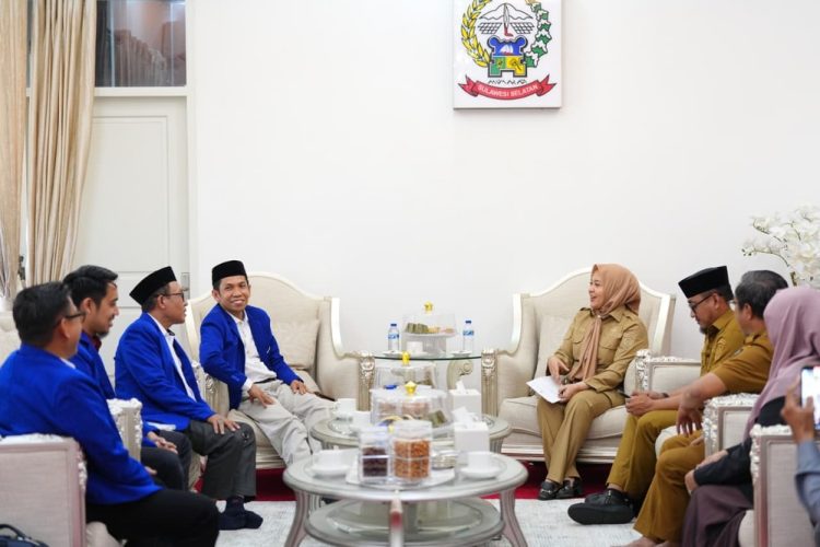 Wakil Gubernur Sulsel, Fatmawati Rusdi, menerima kunjungan silaturahmi Majelis Pimpinan Wilayah ICMI Muda Sulsel di Rumah Jabatan Wagub, Jalan Yusuf Dg Ngawing, Makassar, Senin (15/9/2025).