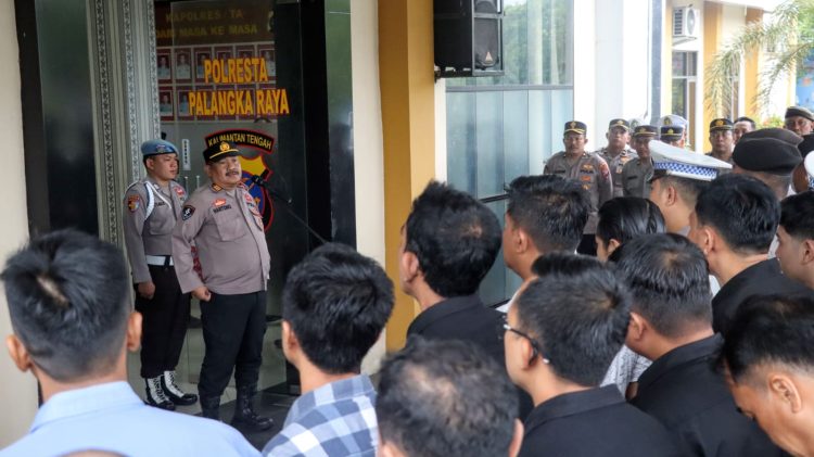 Kepolisian Resor Kota (Polresta) Palangka Raya, Polda Kalteng untuk tetap disiplin melaksanakan apel pagi di markas komandonya, Jalan Tjilik Riwut Km. 3,5, Selasa (16/9/2025) pagi.
