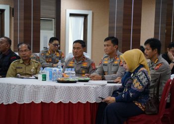 Kegiatan FGD kali ini, dihadiri langsung oleh Kapolda Kalteng Irjen Pol Iwan Kurniawan, S.IK., M.Si. didampingi Wakapolda Brigjen Pol Dr. Rakhmad Setyadi, S.IK., S.H., M.H. , Kadinkes Dr. dr. Suyuti, dan sejumlah pejabat utama Polda serta personel Biddokkes dan Rumkit Bhayangkara TK III Palangka Raya.