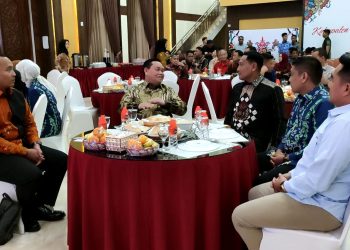 Pemerintah Kabupaten Kotawaringin Timur menggelar acara silaturahmi dalam rangka pengantaran tugas dan penyambutan Komandan Kodim (Dandim) 1015/Sampit di Rumah Jabatan Bupati Kotawaringin Timur Selasa malam 16/09/2025.