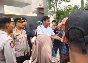 Pengamanan (pam) pun dilakukan oleh Polresta pada lokasi aksi damai yakni di Mapolda Kalteng, Jalan Tjilik Riwut Km. 1, Kota Palangka Raya, Kalimantan Tengah, yang dikomando oleh Wakapolresta, AKBP Moch. Isharyadi Fitriawan, Rabu (17/9/2025) sore.