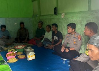 Tazkiah dilakukan Kapolsek bersama rombongan pada rumah duka di kawasan Jalan Trans Kalimantan Km. 38, Kelurahan Sei Gohong, Kecamatan Bukit Batu, Kota Palangka Raya, Kalimantan Tengah, Rabu (17/9/2025) siang.