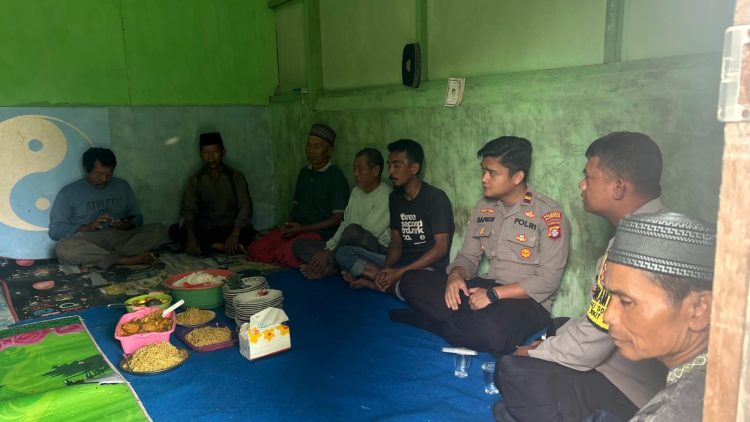 Tazkiah dilakukan Kapolsek bersama rombongan pada rumah duka di kawasan Jalan Trans Kalimantan Km. 38, Kelurahan Sei Gohong, Kecamatan Bukit Batu, Kota Palangka Raya, Kalimantan Tengah, Rabu (17/9/2025) siang.