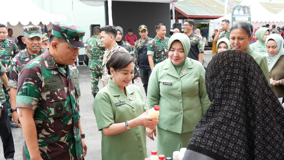 Kodam XXII/Tambun Bungai menggelar kegiatan Bakti Sosial dan Gerakan Pangan Murah dalam rangka memperingati Hari Ulang Tahun TNI ke-80 Tahun 2025, kegiatan berlangsung di Aula Berkah Makodam XXII/TB, Kamis 18/9/2025.