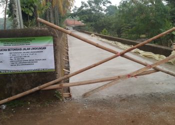 Pemerintahan Desa Bojong Nangka Kembali Realisasikan Betonisasi Jalan Lingkungan Kp.Sanding RW 05 Sepanjang 286 Meter,Lebar 2,5 Meter dan Tinggi 0,07 Meter dengan Anggaran Rp.70.000.000,- Dana Desa (DD) Anggaran 2025. (Foto. Dok: RH/Mitrapolri.com)