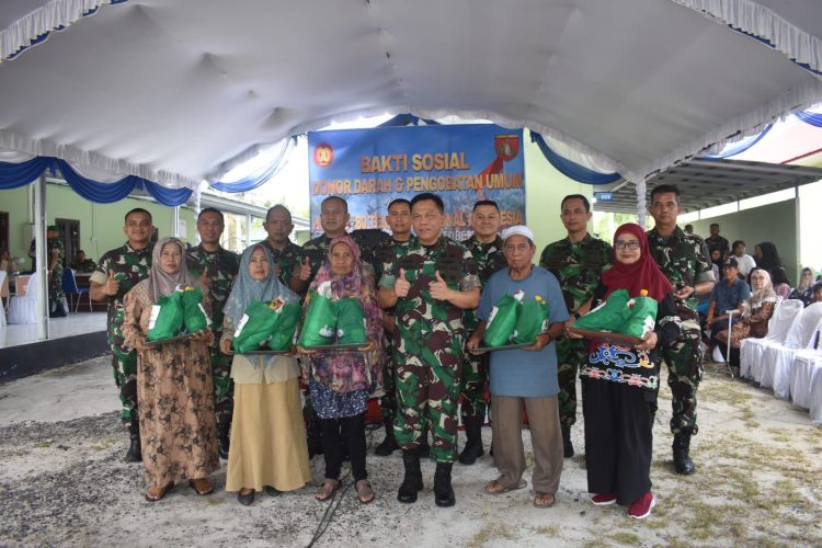 Pangdam XXII/Tambun Bungai Mayjen TNI Zainul Arifin, S.A.P., M.Sc.,melaksanakan kegiatan vicon baksos kesehatan TNI dalam Rangka HUT ke 80 TNI Tahun 2025, yang dilaksanakan di Rumkit TNI AD Palangkaraya. Minggu (21/9/25).