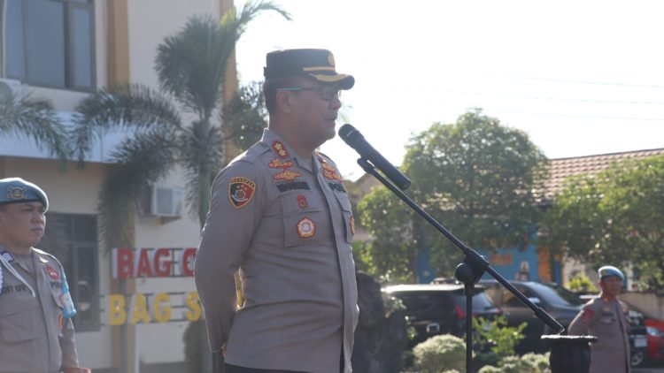 Wakapolresta Palangka Raya, Polda Kalteng, AKBP Moch. Isharyadi Fitriawan saat memimpin apel pagi di kesatuannya, Jalan Tjilik Riwut Km, 3,5, Kota Palangka Raya, Kalimantan Tengah, Senin (22/9/2025) pagi.