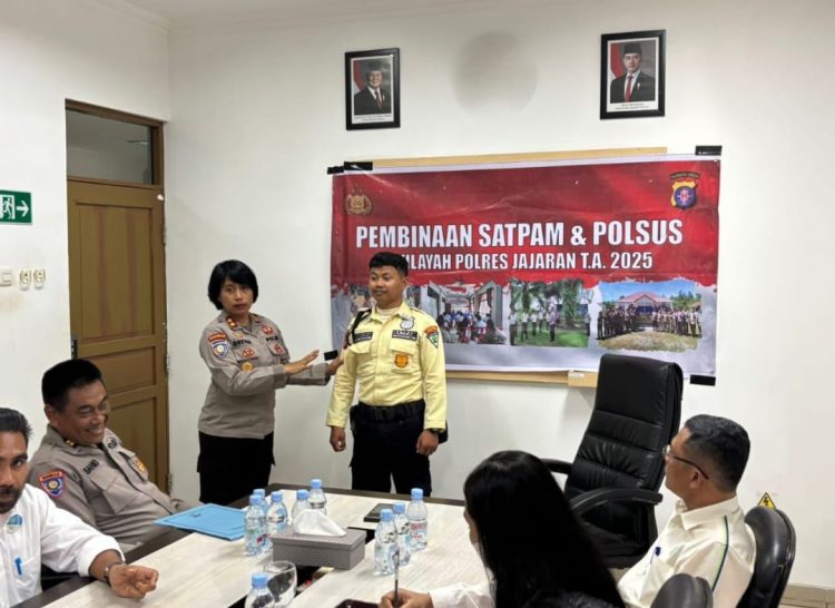 Kegiatan tersebut dipimipin oleh Kasubditbinsatpam/Polsus Ditbinmas Polda Kalteng AKBP Anatasia Greta Kumala, S.Sos., M.Si., M.M bersama Iptu Akhmad Sahid, Brigpol Petrus Agung dan Briptu I Kadek Septiana.
