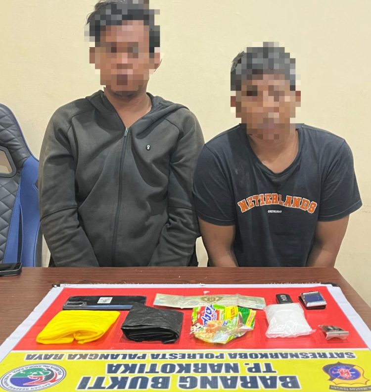 Satuan Reserse Narkoba (Satresnarkoba) Polresta Palangka Raya berhasil mengungkap peredaran narkotika dalam jumlah besar. Dua pria berinisial AH (32) dan B (40) diamankan bersama barang bukti sabu seberat 101,93 gram.