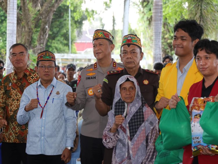 Kapolda Kalteng usai menghadiri peluncuran Pasar Murah dan Penandatanganan Kerjasama Koperasi Desa Merah Putih Adhyaksa Tahun 2025, di Aula Jayang Tingang, Kantor Gubenur, Kamis (25/9/2025).