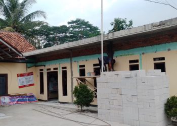 Bantuan Keuangan Infrastruktur Desa Tahun Anggaran 2025 Desa Sukagalih di Alokasikan Dalam Rehabilitasi Kantor Desa. (Foto. Dok: RH/Mitrapolri.com)