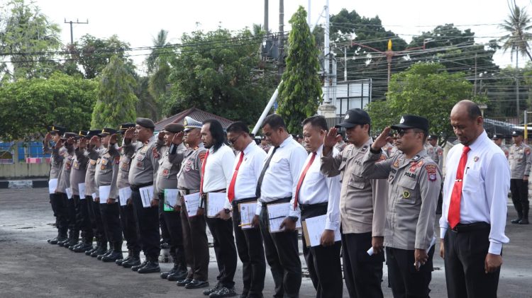 Polresta Palangka Raya melaksanakan apel pagi yang dipimpin oleh Kabag SDM, Kompol Suyatno diikuti oleh para Kabag, Kasat, Kasi, perwira, bintara, serta ASN, Senin (29/9/2025).