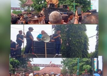 Senin (29/9/2025). Ratusan massa dari Pasukan Slamet Wahidin (PSW) kompak menyanyikan dan berjoget mengikuti irama slogan kampanye “Alus Dalane Kepenak Ngodene”. Aksi unik ini menjadi pembuka demonstrasi menagih janji kampanye pasangan Bupati–Wakil Bupati Fahmi Muhammad Hanif dan Dimas Prasetyahani.