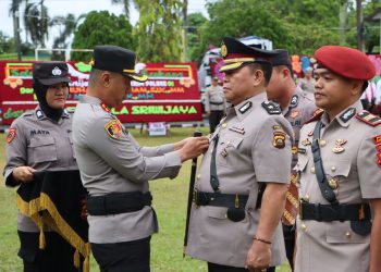 Kapolres Ogan Ilir AKBP Bagus Suryo Wibowo, S.I.K. memimpin upacara serah terima jabatan (sertijab) sejumlah pejabat utama dan Kapolsek jajaran Polres Ogan Ilir, Senin (29/9/2025) pagi, bertempat di halaman Mapolres Ogan Ilir.