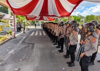 Apel dipimpin oleh Kabag Ops Polresta Palangka Raya Kompol Permadi, yang diikuti oleh seluruh personel gabungan fungsi dan BKO Ditsamapta Polda Kalteng yang terlibat dalam pengamanan aksi unjuk rasa tersebut.