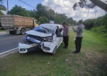 Anggota piket SPKT II Polsek Bukit Batu yang dipimpin Aiptu Poniman bersama Bripka Arif S. dan Brigadir Budi J. segera mendatangi lokasi kejadian untuk melakukan penanganan awal.