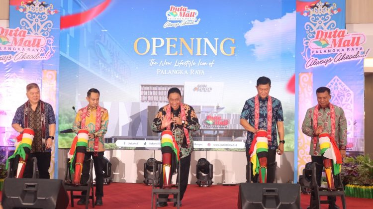 Peresmian ini ditandai pemotongan pita oleh Wakil Gubernur Kalimantan Tengah, H. Edy Pratowo, mewakili Gubernur H. Agustiar Sabran, bersama sejumlah forkopimda dan petinggi Duta Mall Palangka Raya. Jumat (3/10/2025).