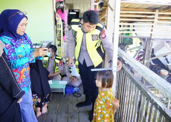 Rumah Sakit (Rumkit) Bhayangkara Tingkat III Palangka Raya Polda Kalteng terus menunjukkan komitmennya dalam mendukung peningkatan derajat kesehatan masyarakat melalui program Posyandu Keliling Bhayangkara. Selasa (7/10/2025).