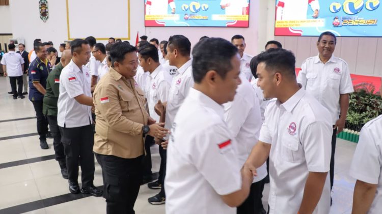 Kapolresta Palangka Raya Kombes Pol. Dedy Supriadi, S.I.K., M.H. menghadiri kegiatan Pelantikan Pengurus Persatuan Bola Voli Seluruh Indonesia (PBVSI) Provinsi Kalimantan Tengah yang digelar di Graha Bhayangkara, Mapolda Kalteng, Jalan Tjilik Riwut Km 1, Kota Palangka Raya. Selasa 7/10/2025.
