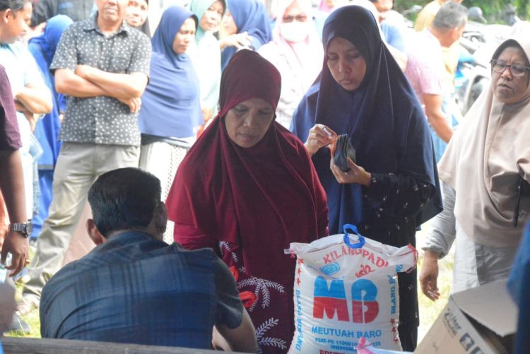 Pasar murah tersebut digelar melalui Dinas Perindustrian, Perdagangan, Koperasi dan UKM (Disperindagkop dan UKM) Kota Sabang di tiga titik lokasi, yaitu Gampong Balohan di Kecamatan Sukajaya, Gampong Cot Damar di Kecamatan Sukamakmue, dan Gampong Kuta Ateuh di Kecamatan Sukakarya.