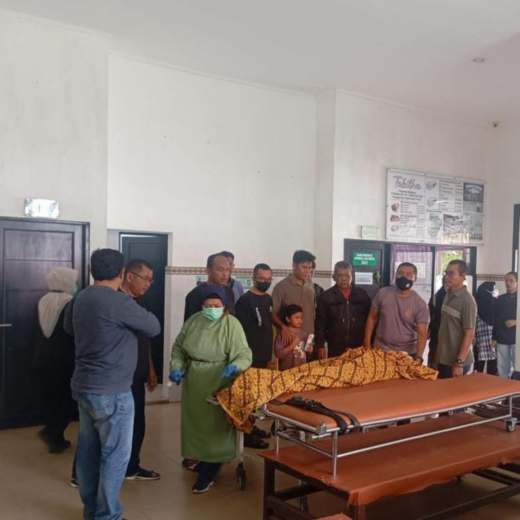 IPDA Omar Rustafa, berpulang ke Rahmatullah pada Minggu (12/10/2025) sekitar pukul 10.15 WIB di RSUD Doris Sylvanus Palangka Raya setelah berjuang melawan penyakit yang dideritanya.