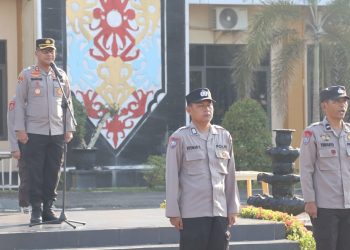 Polresta Palangka Raya menggelar apel pagi yang dipimpin oleh Kapolresta Palangka Raya, Kombes Pol Dedy Supriadi, S.I.K., M.H., melalui Wakapolresta AKBP Moch. Isharyadi Fitriawan, S.I.K., M.M., diikuti para Kabag, Kasat, Kasi, perwira, bintara serta ASN, Senin (13/10/2025).