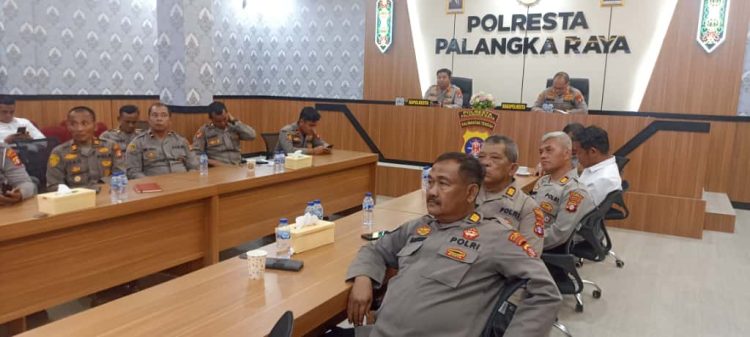 Kapolresta Palangka Raya, Kombes Pol Dedy Supriadi, S.I.K., M.H., menghadiri kegiatan paparan Data Tanaman Jagung yang disampaikan oleh Posko Gugus Tugas Pangan Polda Kalimantan Tengah, bertempat di Rupatama Endra Dharmalaksana, Senin (13/10/2025).