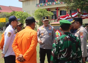 sebanyak ratusan personel tersebut ditinjau langsung oleh Kapolda Kalteng Irjen Pol Iwan Kurniawan, S.IK., M.Si. ,didampingi Karoops dan sejumlah pejabat utama Polda serta unsur forkopimda.