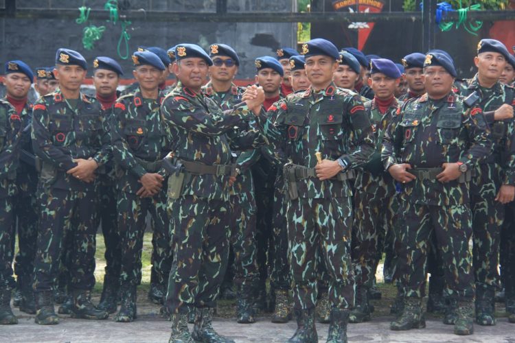 Komandan Satuan Brimob Polda Kalteng, Kombes Pol. Irwan Jaya, S.I.K., secara resmi mengukuhkan Kompol Tri Wibowo, S.E., S.I.K., M.H. sebagai Komandan Batalyon B Pelopor Satbrimob Polda Kalimantan Tengah, pada Kamis (16/10/2025).
