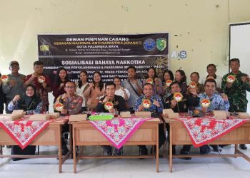 Polsek Rakumpit Polresta Palangka Raya menghadiri kegiatan sosialisasi bahaya narkoba yang diselenggarakan oleh DPC Granat Kota Palangka Raya di Balai Basara Kelurahan Pager, Kecamatan Rakumpit, Jumat (17/10/2025).