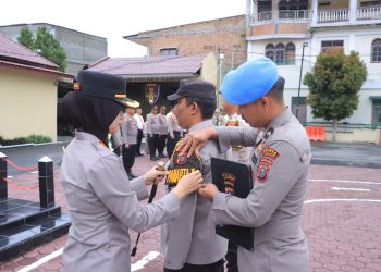 Kegiatan tersebut dipimpin langsung oleh Kapolres Samosir AKBP Rina Frillya, S.I.K., dan dihadiri oleh para pejabat utama Polres, para Kapolsek jajaran, Personel Polres, Personel Polsek Jajaran, ASN, PHL, serta perwakilan personel yang dikukuhkan sebagai Pamapta.