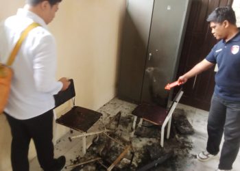Personel Pamapta II SPKT Polresta Palangka Raya bersama piket fungsi langsung mendatangi lokasi untuk melakukan pemeriksaan awal dan pengamanan tempat kejadian perkara (TKP).