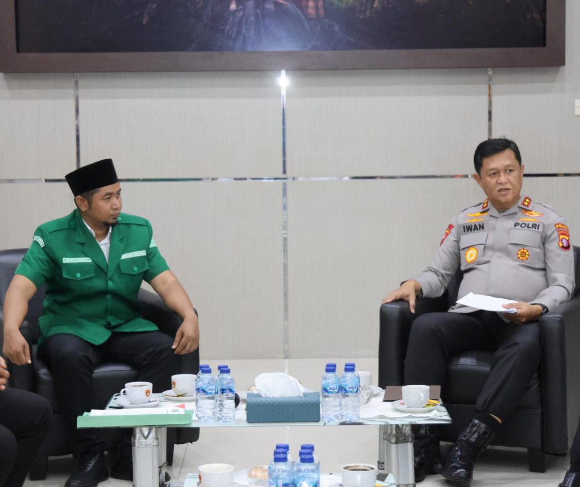 Kepala Kepolisian Daerah Kalimantan Tengah (Kapolda Kalteng), Irjen Pol Iwan Kurniawan, menerima audiensi Gerakan Pemuda (GP) Ansor Palangka Raya di Lobi Mapolda setempat, Rabu (22/10/2025).